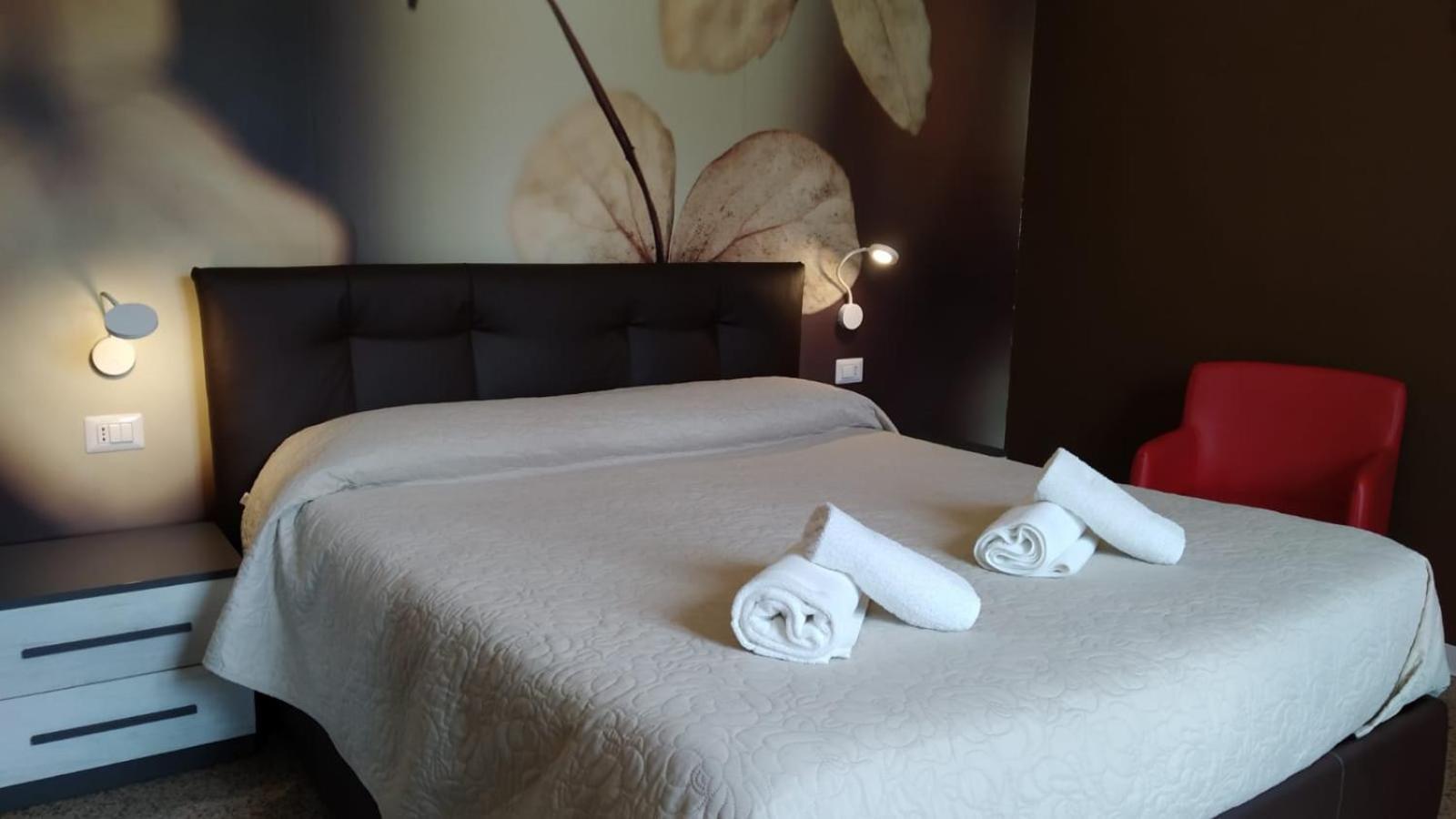 Cconforthotels R&B Central Rooms Bari Exterior foto